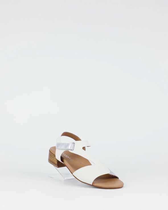 Bay Lane 'Dune Sandal' - Ice/Silver