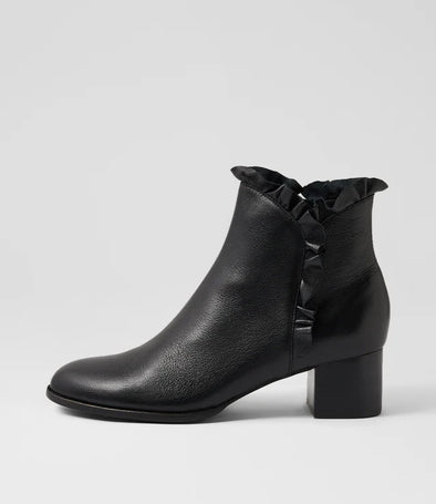 Django & Juliette 'Yebby Heeled Boot' - Black Black Heel
