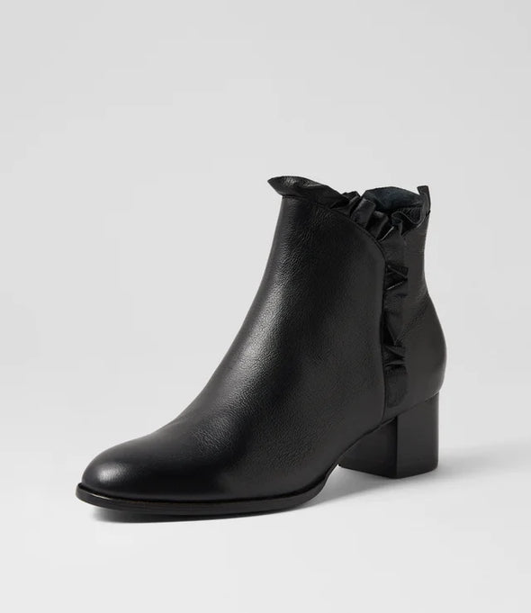 Django & Juliette 'Yebby Heeled Boot' - Black Black Heel