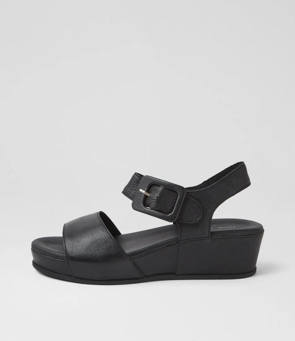 Django & Juliette 'Fedila Wedge Sandal' - Black