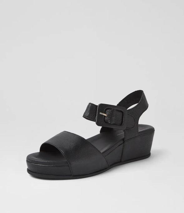 Django & Juliette 'Fedila Wedge Sandal' - Black