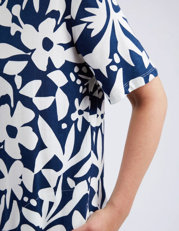 ELM 'Stencil Floral Tee Dress' - Navy